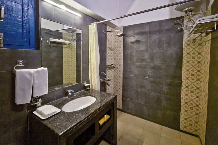 Room 72 of 143