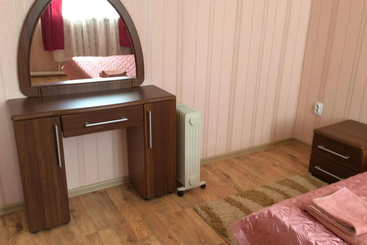 Room 5 of 11