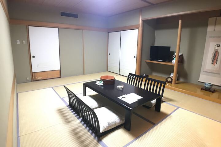 Room 15 of 58