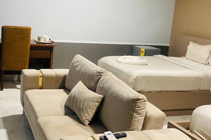 Room 7 of 10