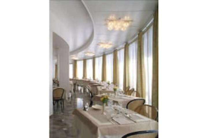 Dining 36 of 43