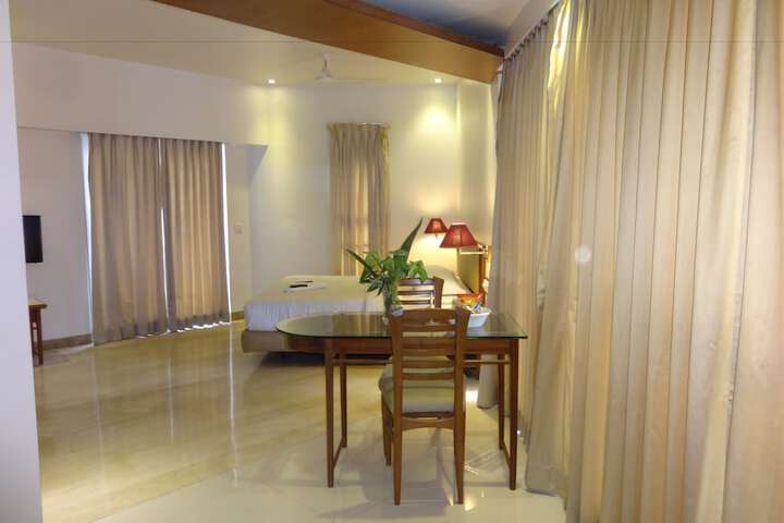 Room 12 of 181