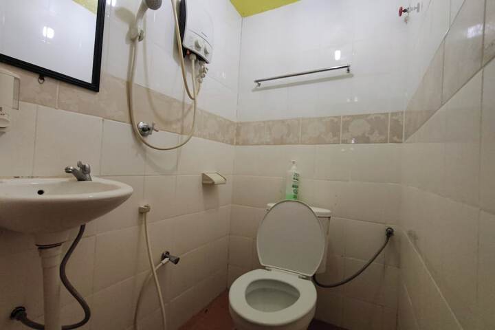 Room 6 of 19