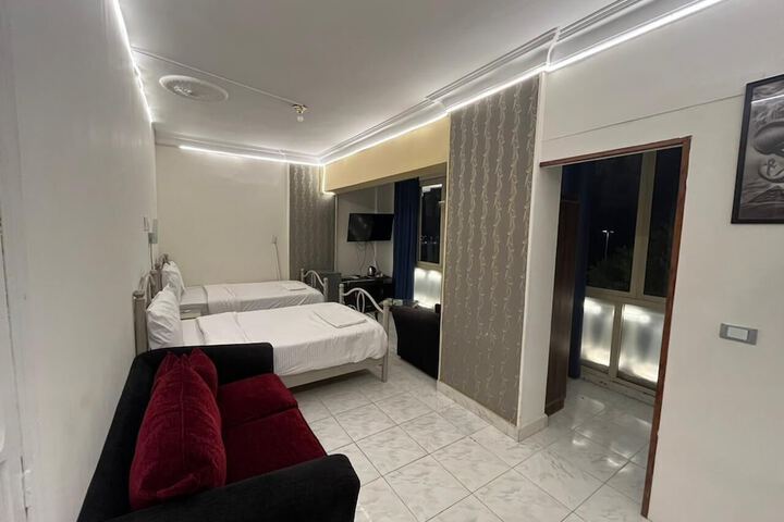 Room 52 of 114