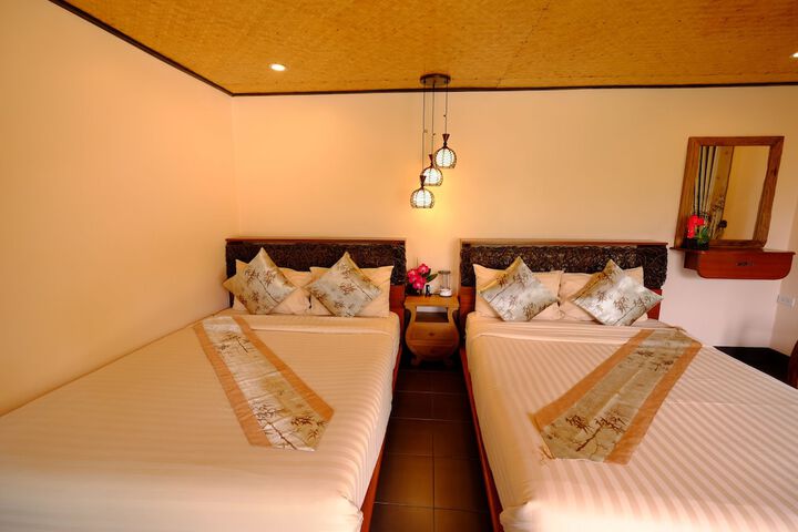 Room 7 of 65