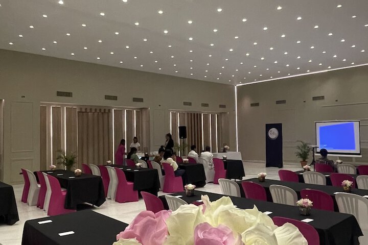 Ballroom/Hall 27 of 35