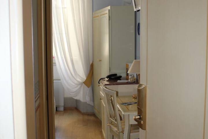 Room 25 of 50