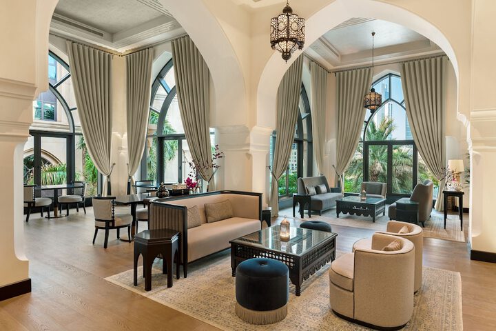 Entrance & Lobby
