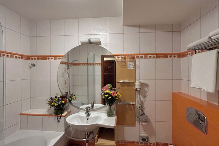 Room 21 of 55