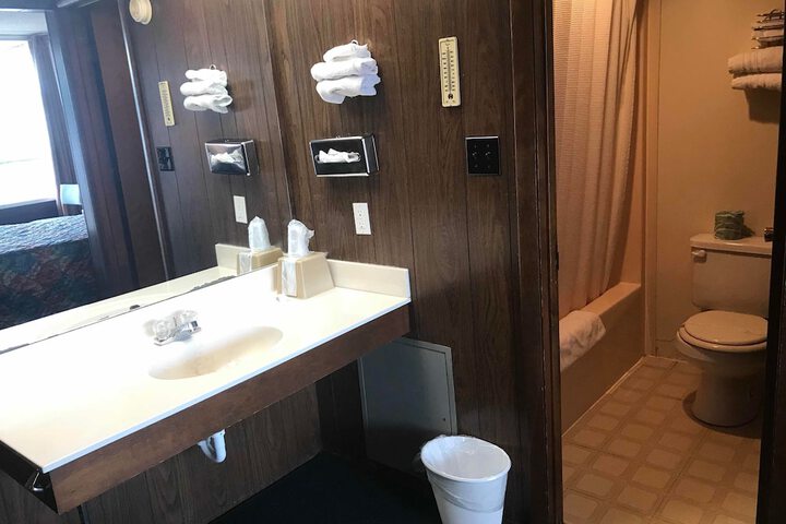 Bathroom amenities