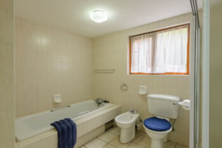 Room 4 of 35
