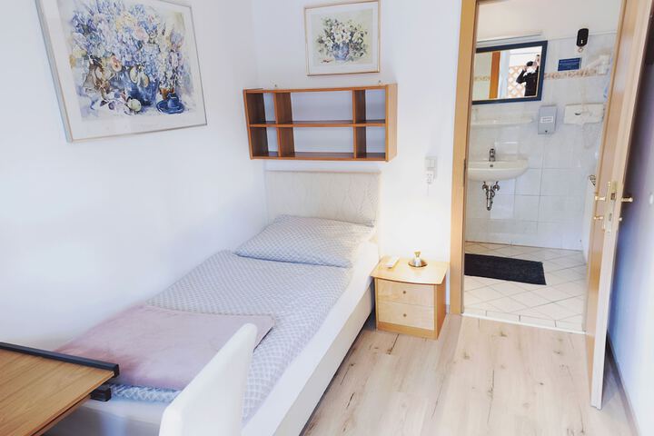 Room 2 of 18