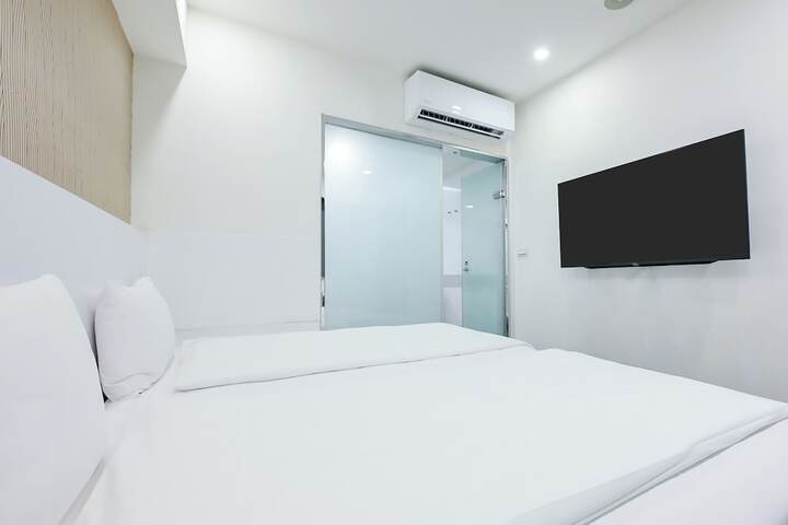 Room 14 of 83
