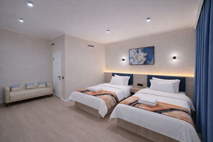 Room 5 of 33