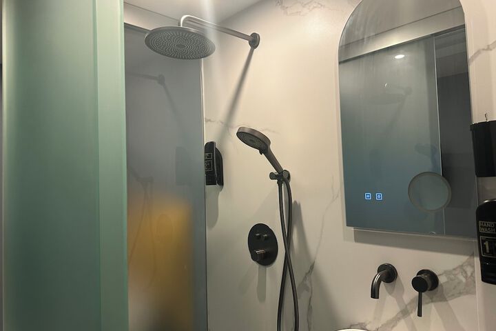 Room 22 of 49