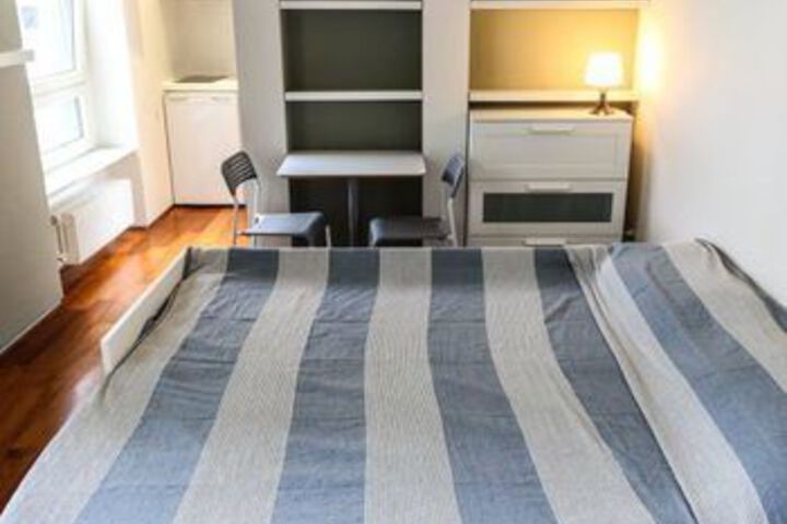 Room 3 of 8
