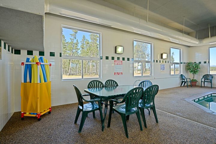 Swimming pool at Yellowstone Westgate Hotel