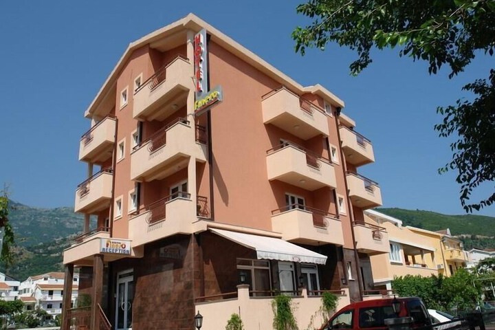 Hotel 60 of 62
