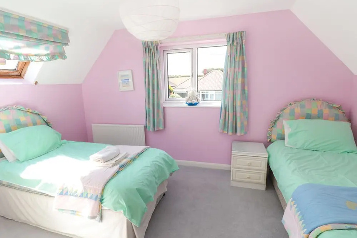 Room 3 of 16