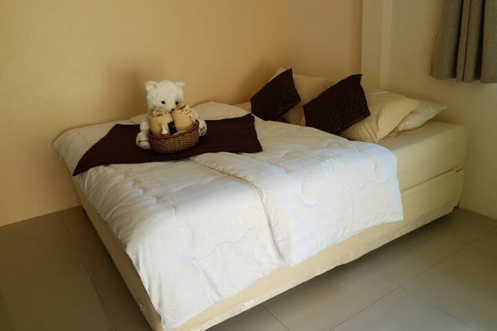 Room 8 of 14