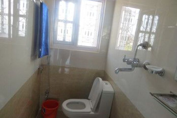 Room 4 of 30