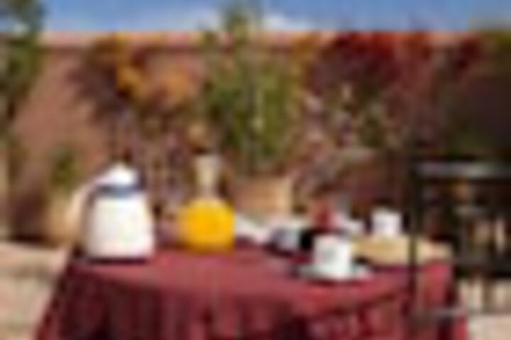 Breakfast/Coffee Service 257 of 435
