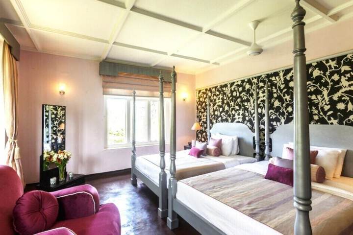 Room 10 of 19