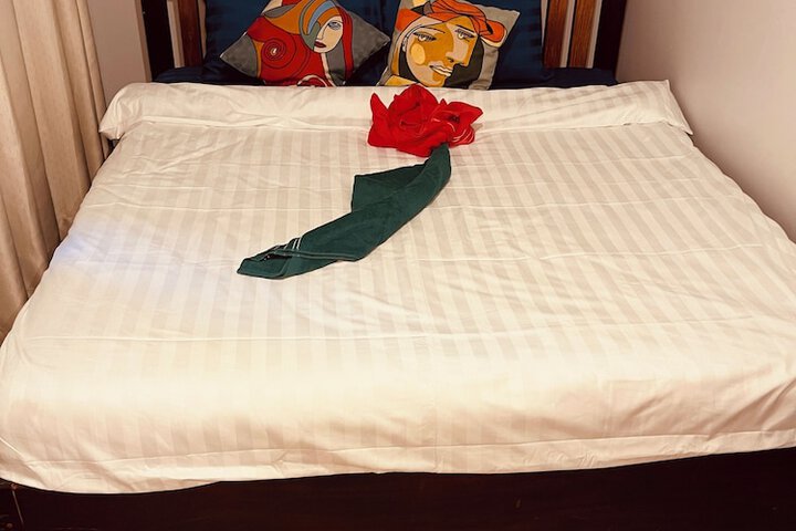Room 8 of 30