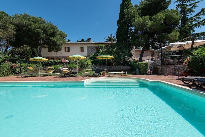 Hotel with Pool