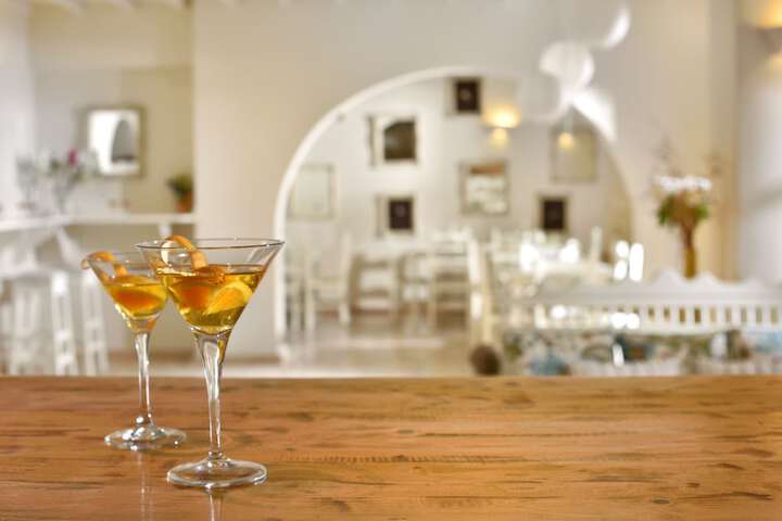 Lounge 66 of 87