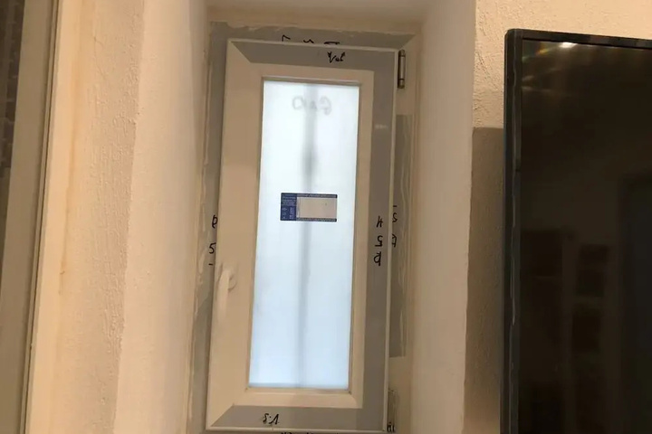 Room 11 of 21