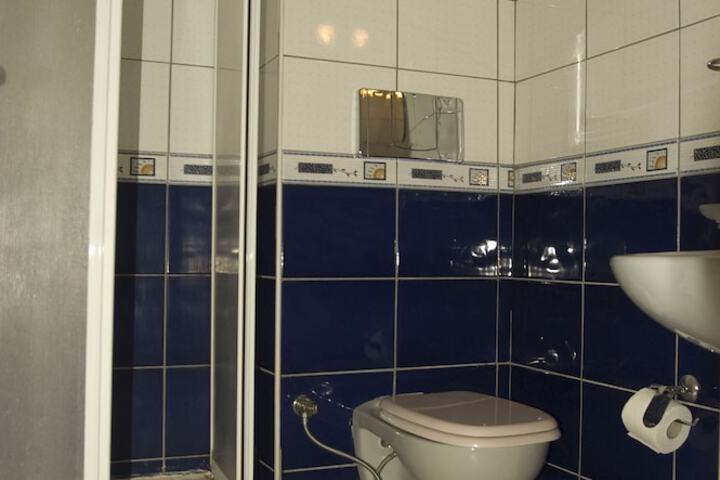 Room 16 of 24