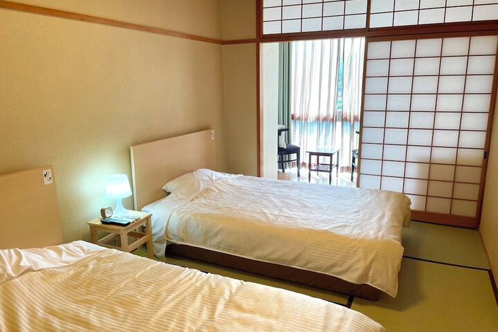 Room 7 of 14