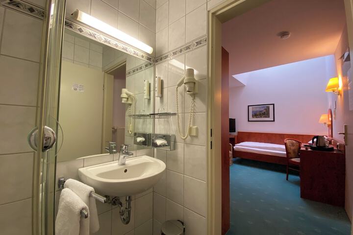 Room 31 of 45