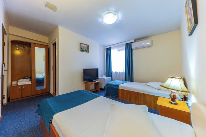 Room 26 of 37