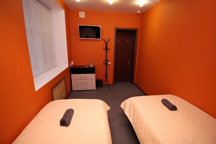 Room 6 of 45