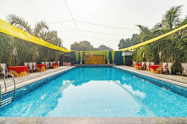 Pool 41 of 75