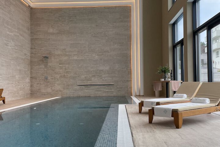 Spa 18 of 27