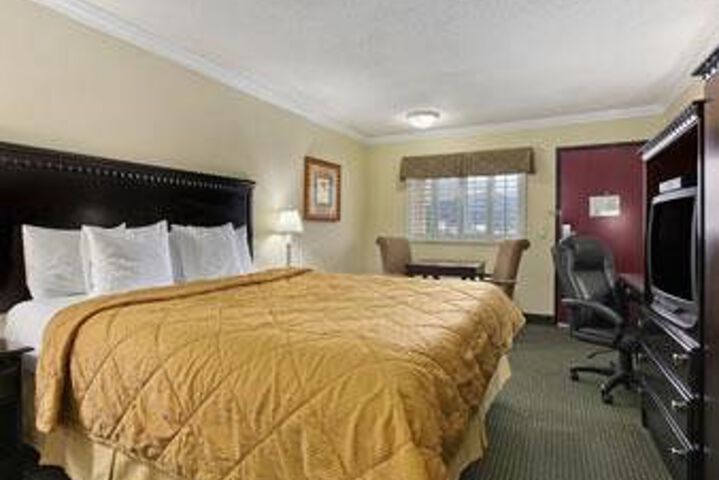 Room 70 of 87