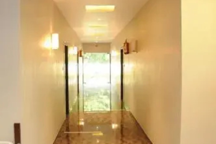 Room 6 of 9