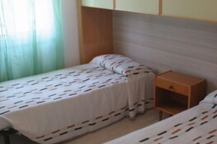 Room 13 of 19