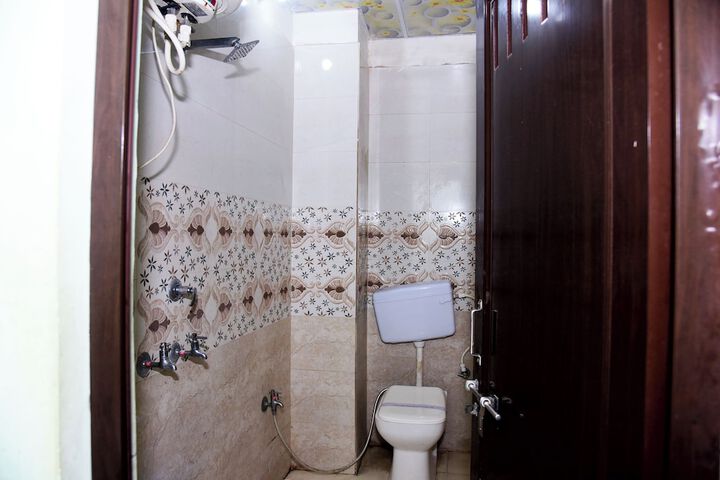Room 25 of 34