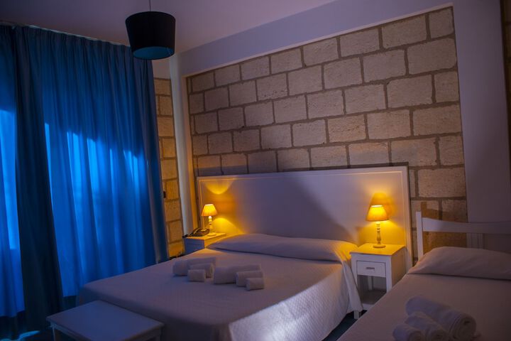 Room 8 of 62