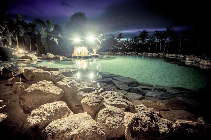 Hotel Pool