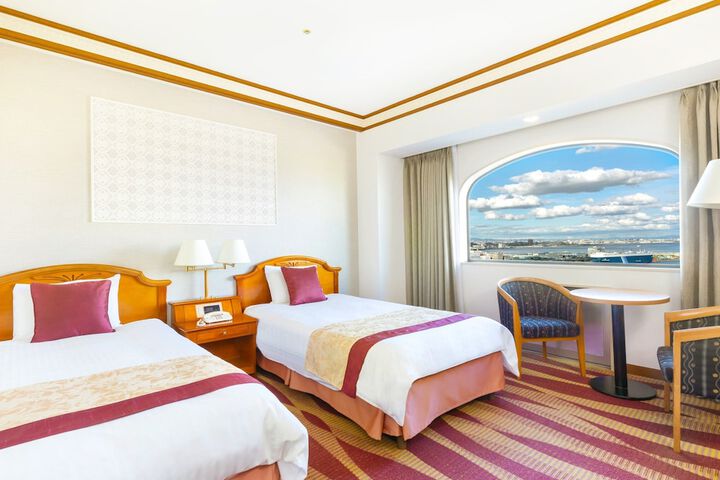 Room 28 of 61