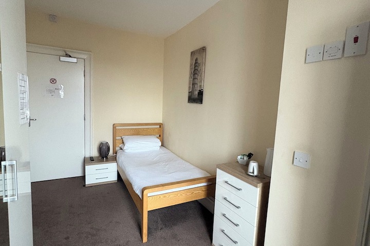 Room 11 of 23