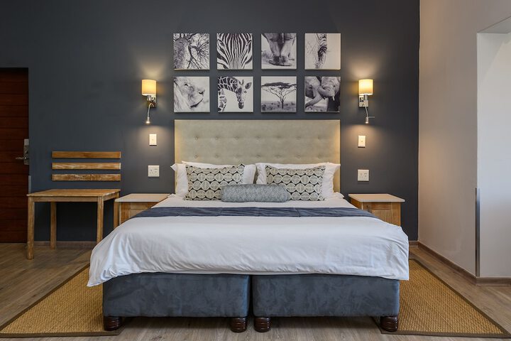 Room 4 of 183