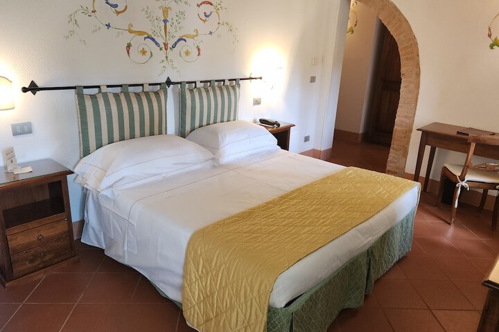 Room 30 of 86