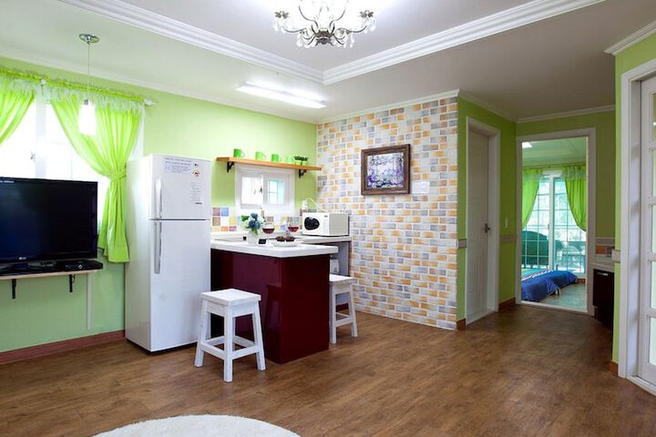 Room 15 of 63