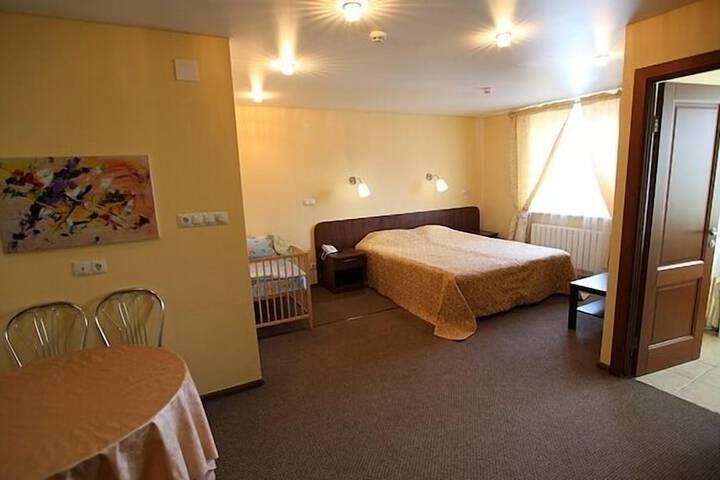 Room 18 of 93